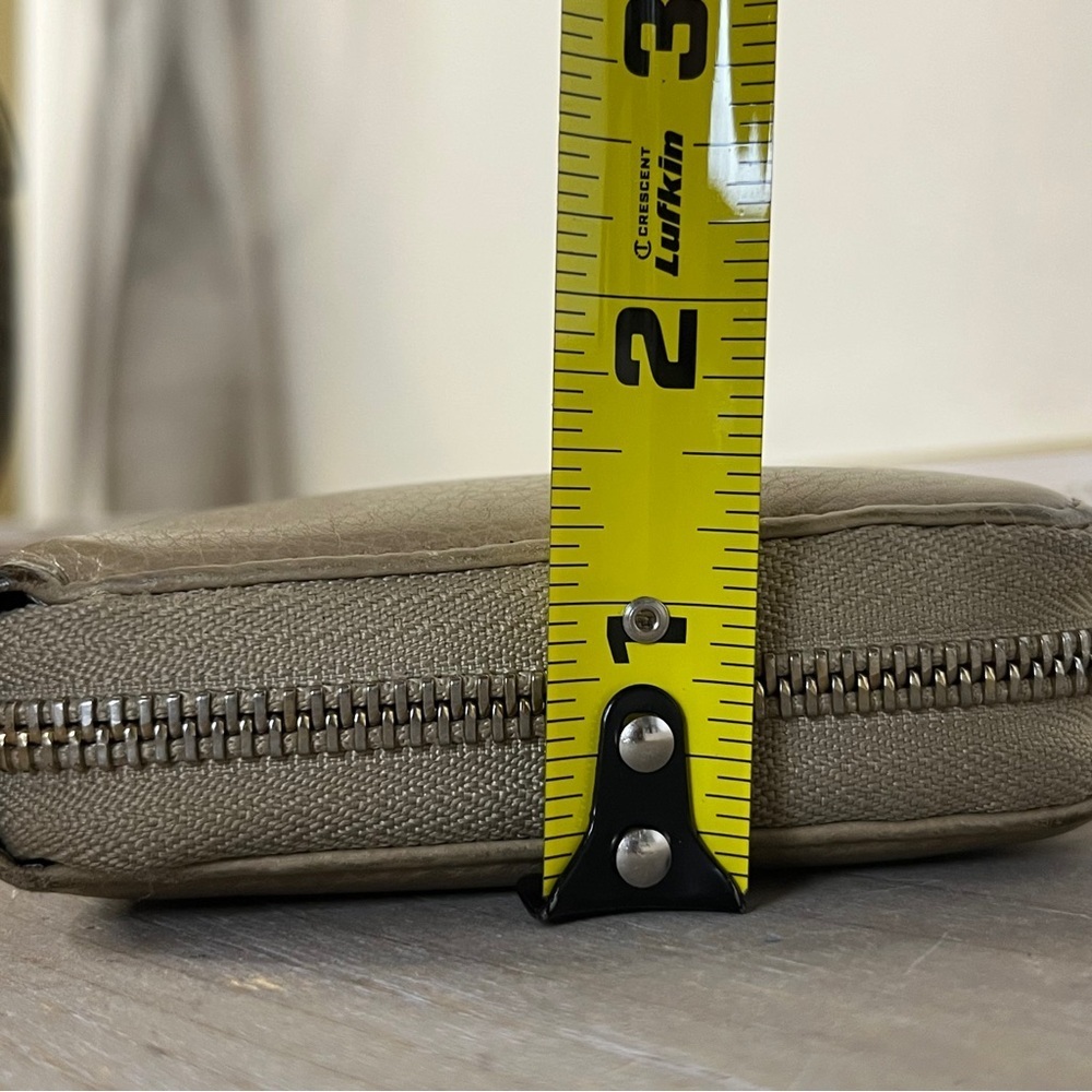 Gucci Soho Beige Leather Zip Around Wallet Tassel Logo Authentic 308364 Gifting - Picture 16 of 16